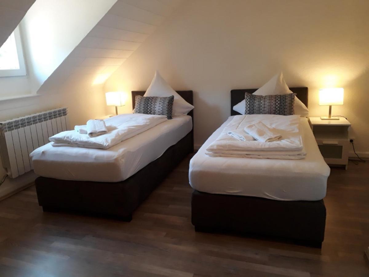 Ferienwohnungen Haus Scheidter 42 萨尔布吕肯 外观 照片