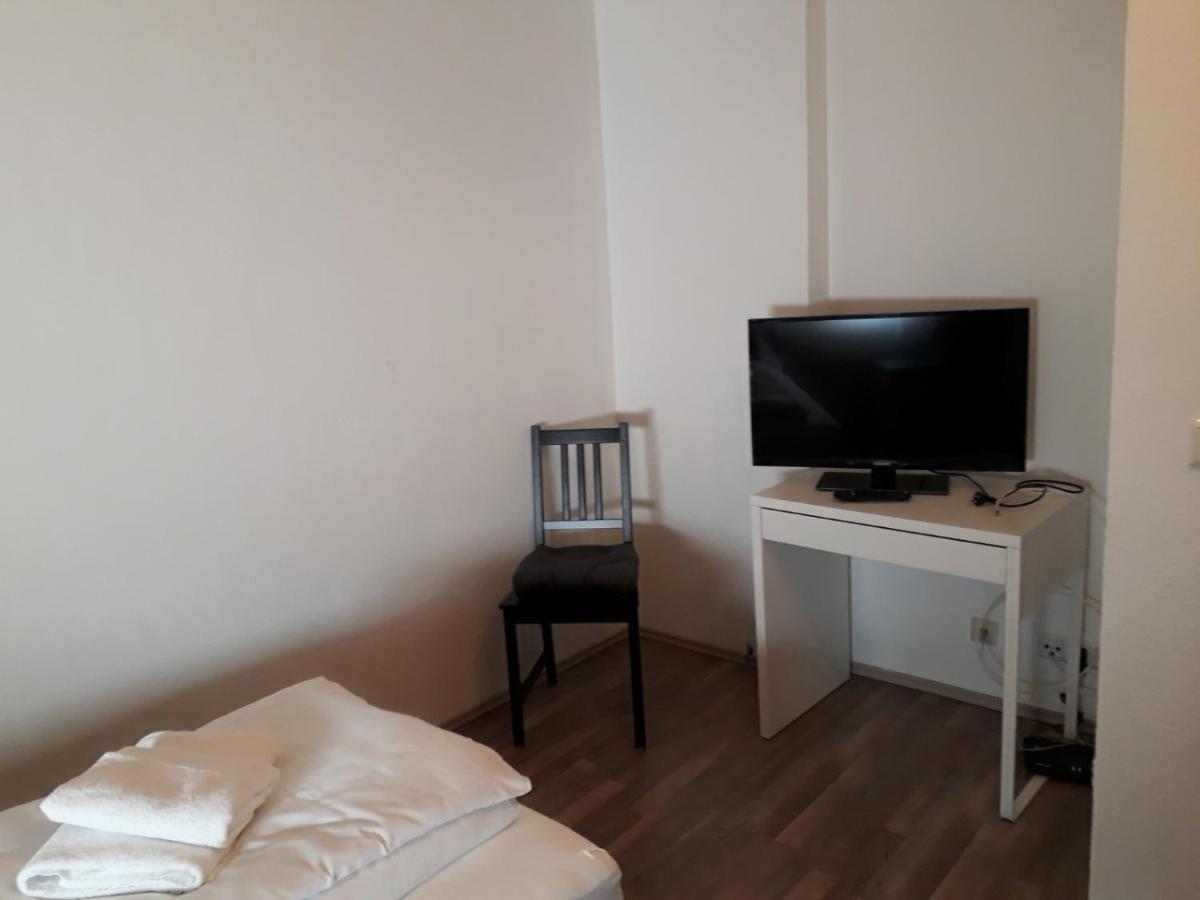 Ferienwohnungen Haus Scheidter 42 萨尔布吕肯 外观 照片